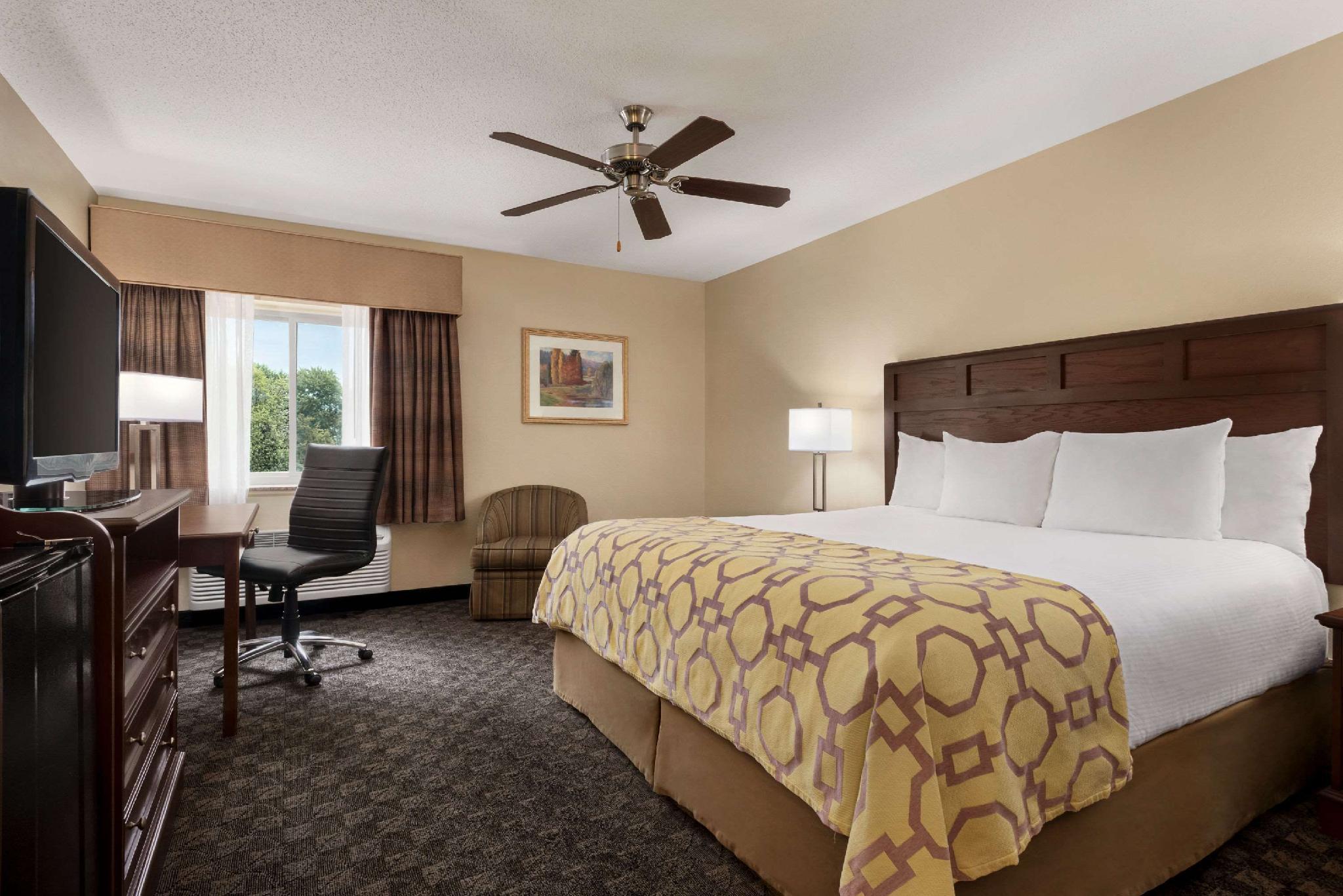 Hotel Baymont By Wyndham Mt. Pleasant Mount Pleasant Esterno foto