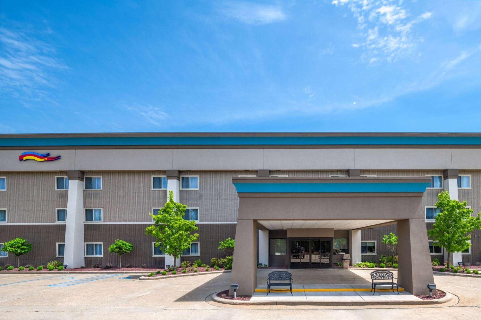 Hotel Baymont By Wyndham Mt. Pleasant Mount Pleasant Esterno foto